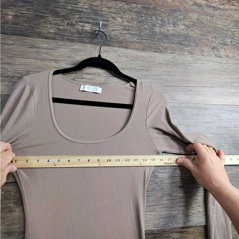 Abercrombie & Fitch Long-Sleeve Maxi Ribbed Dress in Taupe